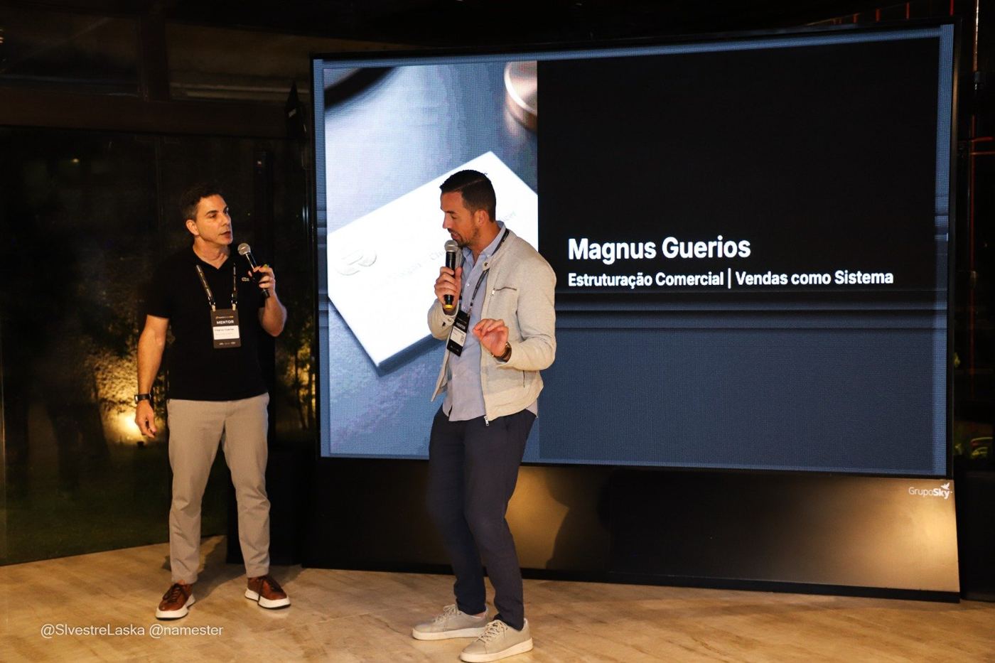 Magnus Guerios conduzindo treinamento